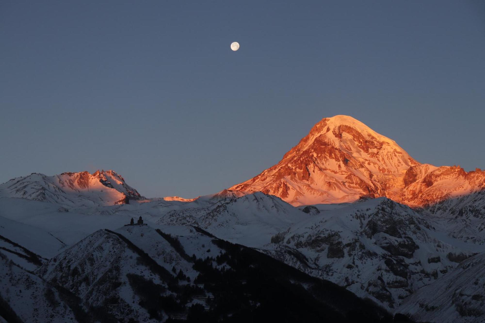 Rooftop Kazbegi エクステリア 写真